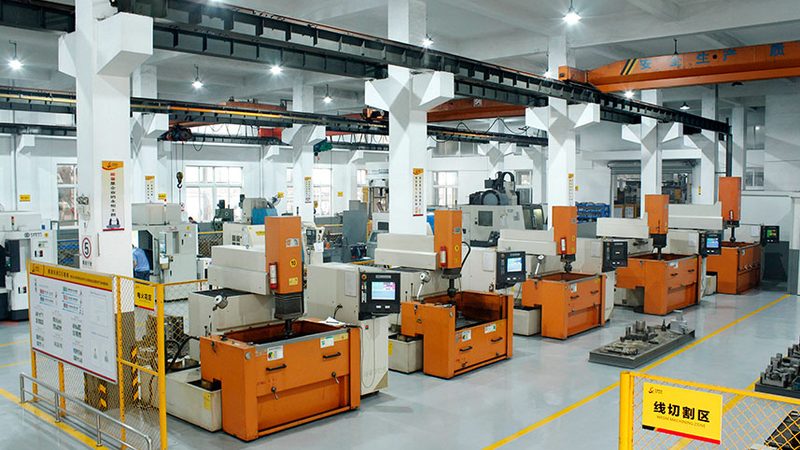 东莞模具加工厂如何根据图纸报价？关键点解析**