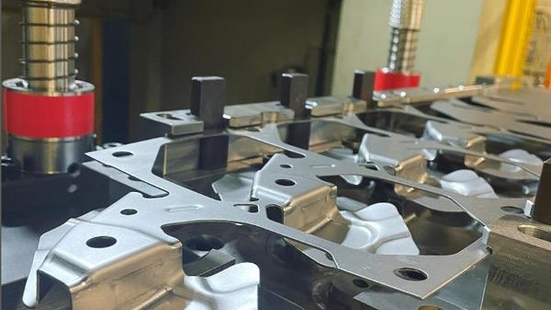 高精度吸塑模具：揭秘其加工工艺与选型要点**